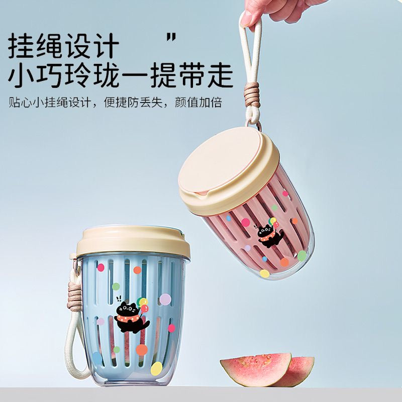 Fruit Salad Drain Cup with Hidden Fork – Leakproof & Portable