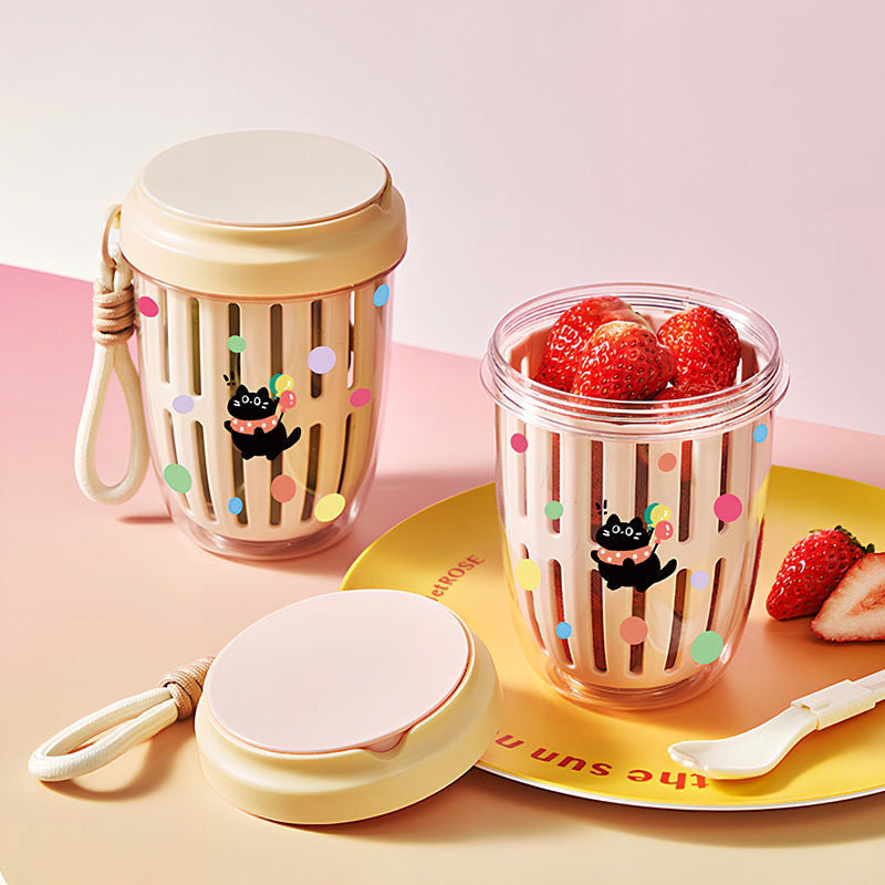 Fruit Salad Drain Cup with Hidden Fork – Leakproof & Portable