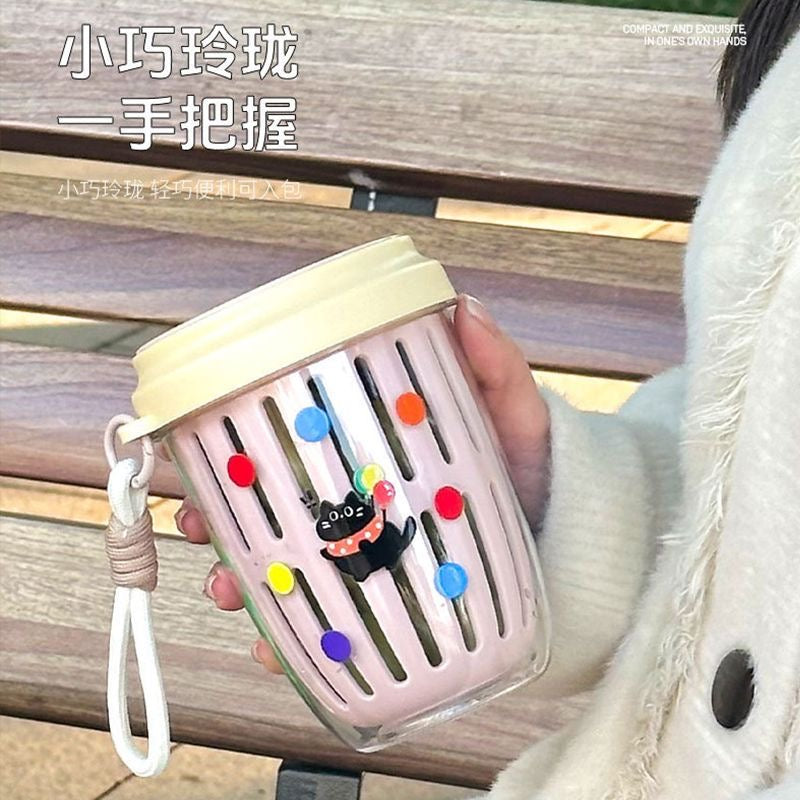 Fruit Salad Drain Cup with Hidden Fork – Leakproof & Portable